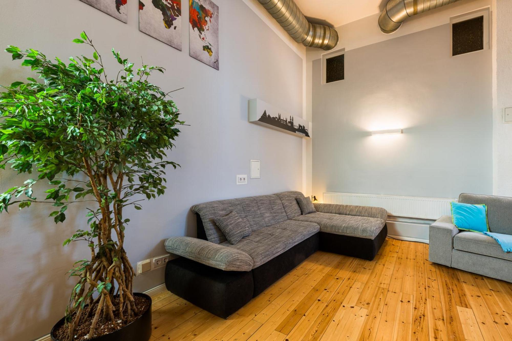 Exklusive Und Grosszuegige Wohnung 140 Qm In Magdeburg Top-Lage Mit Kicker Fuer Bis Zu 8 Personen Exterior photo