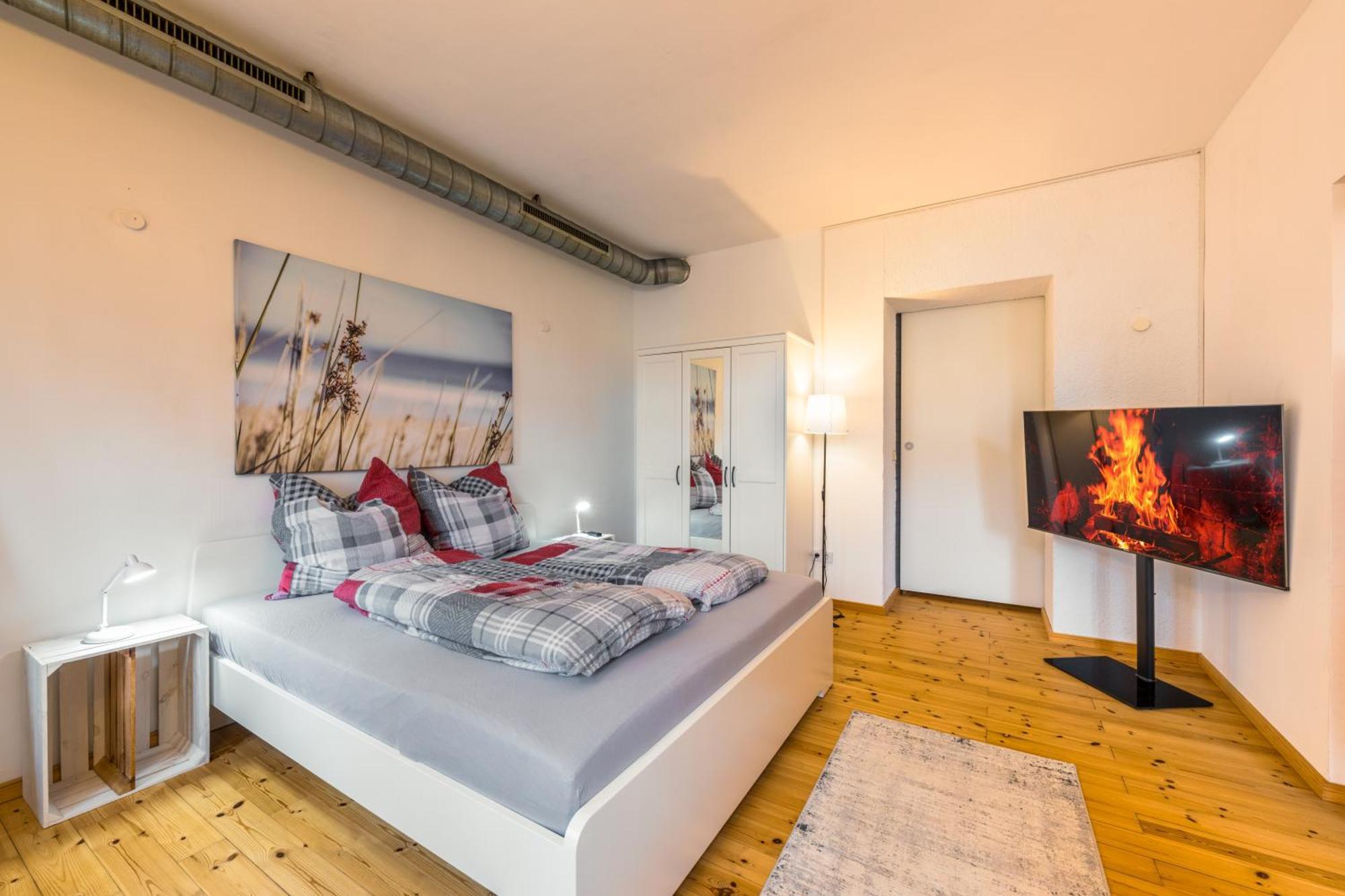 Exklusive Und Grosszuegige Wohnung 140 Qm In Magdeburg Top-Lage Mit Kicker Fuer Bis Zu 8 Personen Exterior photo